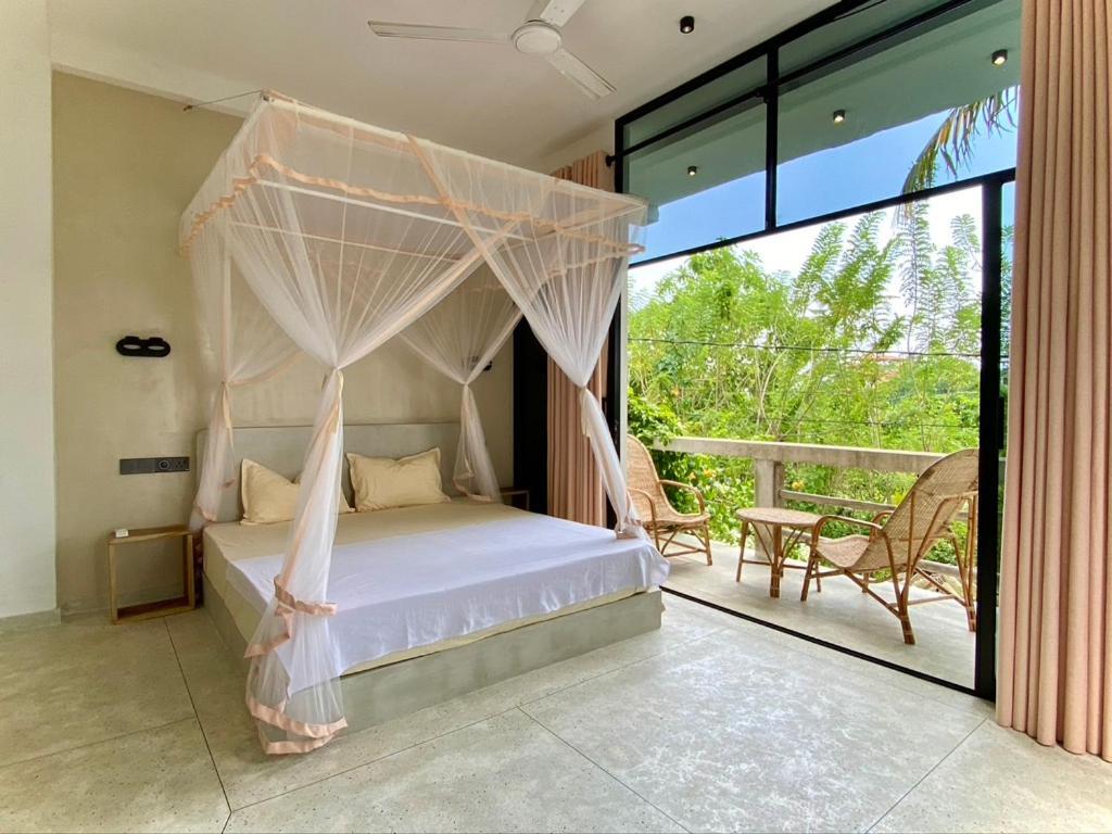 Lotus Surf House Hotel Midigama Exterior photo